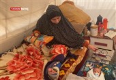 اشک حسرت مادر فلسطینی برای در آغوش کشیدن فرزندان بادست قطع شده