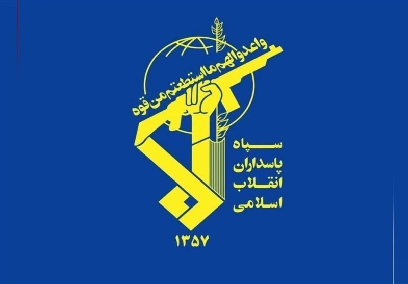 تقدیر فرماندهی کل سپاه از مداحان و هنرمندان حاضر درکنار مردم