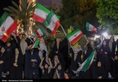 صدمین اجتماع شبانه بوشهری‌ها در میدان ثبت شد / نمایش اقتدار پهپادی در میدان امام (ره)