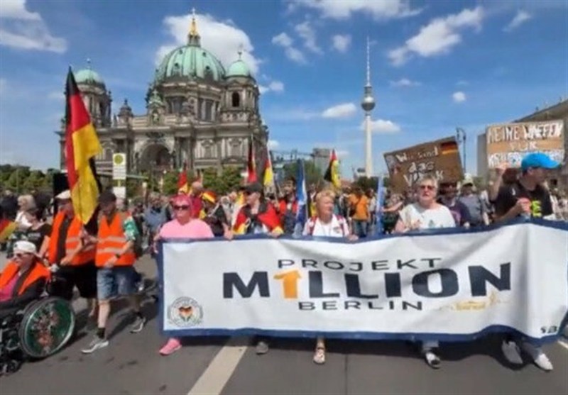 Thousands March in Berlin Demanding Merz Step Down