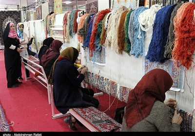 مددجویان البرزی ‌3200 مترمربع فرش و گلیم بافتند