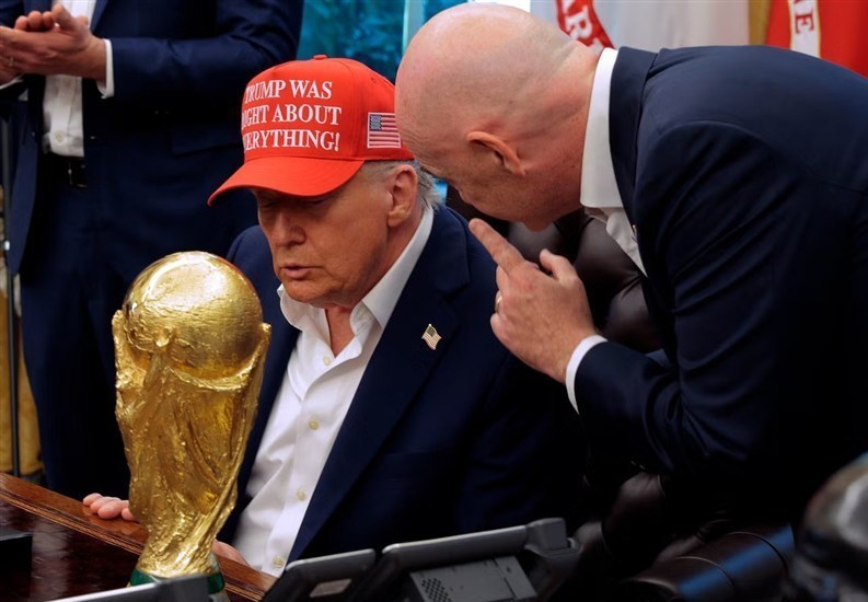 L'Équipe: президент ФИФА превратился в «марионетку Трампа»