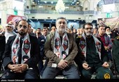 از راست : سردار معروفی، معاون فرهنگی سپاه و سردار حسین سردار اشتری در مراسم نخستین سالگرد شهادت سردار سپهبد شهید حاج حسین سلامی