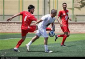 دیدار دوستانه تیم فوتبال پیشکسوتان پرسپولیس و استقلال و اصحاب هنر و رسانه