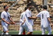 دیدار دوستانه تیم فوتبال پیشکسوتان پرسپولیس و استقلال و اصحاب هنر و رسانه