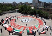 5000 درنای کاغذی در مشهد به یاد کودکان شهید میناب پرواز کرد