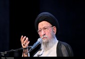 رونق تولید، راه برون‌رفت از مشکلات/احتکار و انحصار آفت اقتصاد است