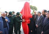 رونمایی از سردیس شهید شادمانی و تأکید بر نقش شهدا در هویت شهری
