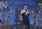 حضور مردم در صحنه رمز شکست توطئههای دشمنان است