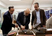 اهدای یک‌صد نسخه خطی به دانشگاه تهران از طرف بیت آیت‌الله سیستانی