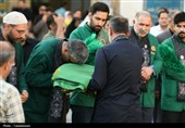 پرچم عزای سیدالشهدا(ع) در حرم حضرت عبدالعظیم(ع) برافراشته شد