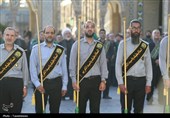 پرچم عزای سیدالشهدا(ع) در حرم حضرت عبدالعظیم(ع) برافراشته شد
