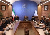 پرهیز از نگاه امنیتی و سیاسی به موضوعات فرهنگی و اجتماعی