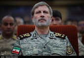 مراسم تجلیل و اهدای نشان فداکاری به خانواده‌های شهدا