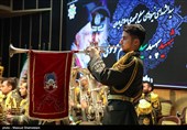 مراسم تجلیل و اهدای نشان فداکاری به خانواده‌های شهدا
