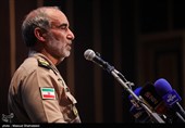 مراسم تجلیل و اهدای نشان فداکاری به خانواده‌های شهدا