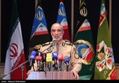 مراسم تجلیل و اهدای نشان فداکاری به خانواده‌های شهدا