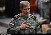 مراسم تجلیل و اهدای نشان فداکاری به خانواده‌های شهدا