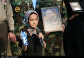 مراسم تجلیل و اهدای نشان فداکاری به خانواده‌های شهدا