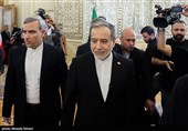 نشست وزیر امورخارجه با سفرا و روسای نمایندگی‌های خارجی و بین‌المللی