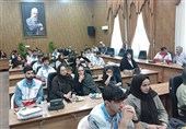 اهدای 9000 لباس و کفش به دانش آموزان 30 روستای نیشابور