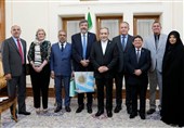 دیدار جمعی از سفرای کشورهای آمریکای لاتین مقیم تهران با عراقچی