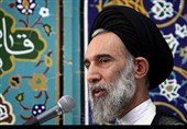حفظ عزت واقتدار ایران باید در صدر تصمیمات باشد؛از خطوط قرمز عبور نکنید