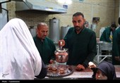 حال‌وهوای حرم بانوی کرامت در شب هشتم محرم