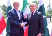 ببینید| شهباز شریف و مسعود پزشکیان دیدار و گفت‌وگو کردند
