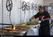 تهیه و توزیع غذای نذری در مناطق محروم جنوب شرق کشور