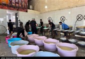 تهیه و توزیع غذای نذری در مناطق محروم جنوب شرق کشور