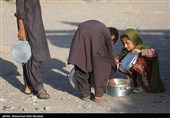 تهیه و توزیع غذای نذری در مناطق محروم جنوب شرق کشور