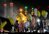 شب تاسوعا در قم؛ اشک بر علمدار کربلا و تجدید عهد با ولایت+ عکس