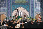 آیین علم‌گردانی هیئت‌های مذهبی مشهد در حرم مطهر رضوی
