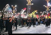 آیین علم‌گردانی هیئت‌های مذهبی مشهد در حرم مطهر رضوی