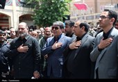 مردم صحنه عزاداری را به تجدید پیمان با راه امامین انقلاب تبدیل کردند