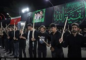 مراسم عزاداری شاه حسین گویان شب عاشورای حسینی در ارومیه