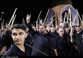 مراسم عزاداری شاه حسین گویان شب عاشورای حسینی در ارومیه