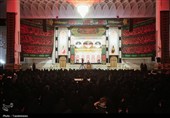 حضور بانوان عزادار در جوار حرم کریمه اهل‌بیت(س) روز عاشورا
