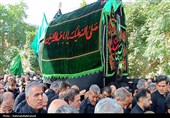عاشورای بادرود در میان طنین زنجیر و سنت‌های دیرین
