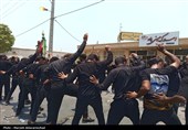 اقامه مراسم عزا و نماز ظهر عاشورا در بندرلنگه