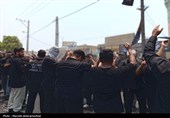 اقامه مراسم عزا و نماز ظهر عاشورا در بندرلنگه