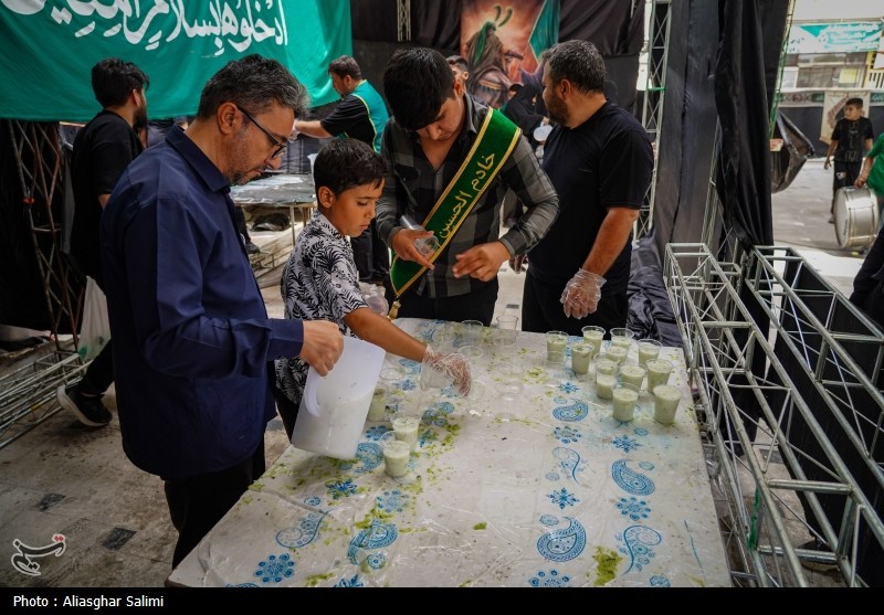 خدمت‌رسانی 24 ساعته موکب‌های لرستان/ پخت روزانه 800 وعده غذا در چگنی