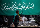 نذر هر ساله موکب ها در ظهر عاشورا