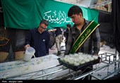 نذر هر ساله موکب ها در ظهر عاشورا