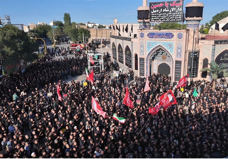 عالی‌قاپوی اردبیل غرق عزاداران عاشورا