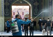 عطرافشانی عزاداران حسینی حرم بانوی کرامت