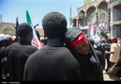 شور عاشورایی هیئت‌های مذهبی در حرم بانوی کرامت