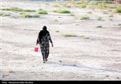 تهیه و توزیع غذای نذری در روستای حاجی‌آباد