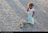 تهیه و توزیع غذای نذری در روستای حاجی‌آباد